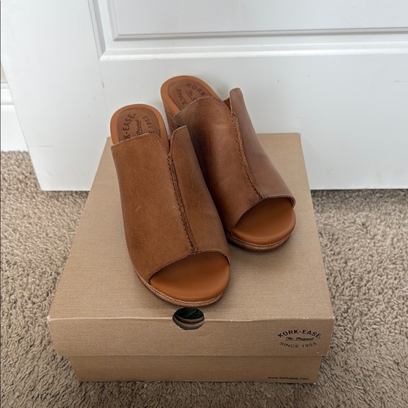 Kork-Ease Brown Tan Leather Mules with Block Heel - Picture 4 of 11